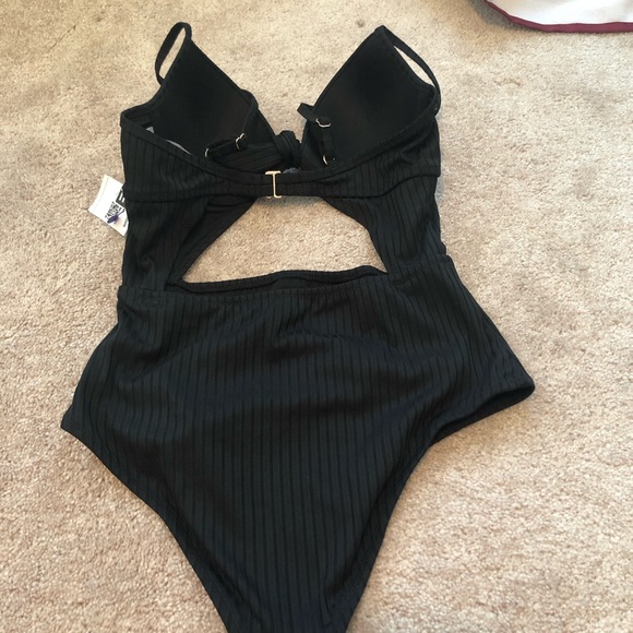 Shade & Shore Black Monokini - Picture 4 of 6